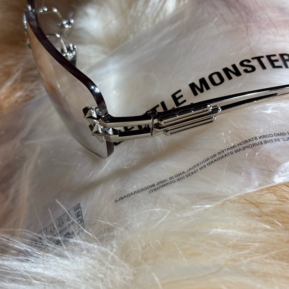 gentle monster jennie glitter 02 sunglasses - Picture 14 of 16